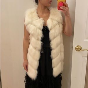 Shaci faux fur vest. Xs